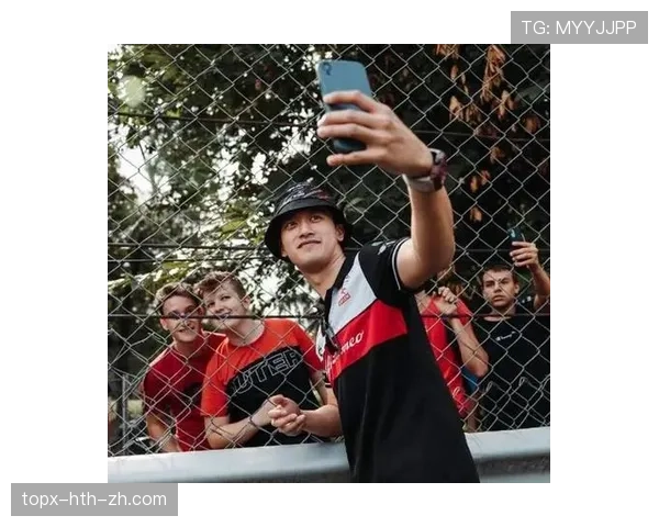 刷到周冠宇随手一穿的外套价，我房租都尴尬了