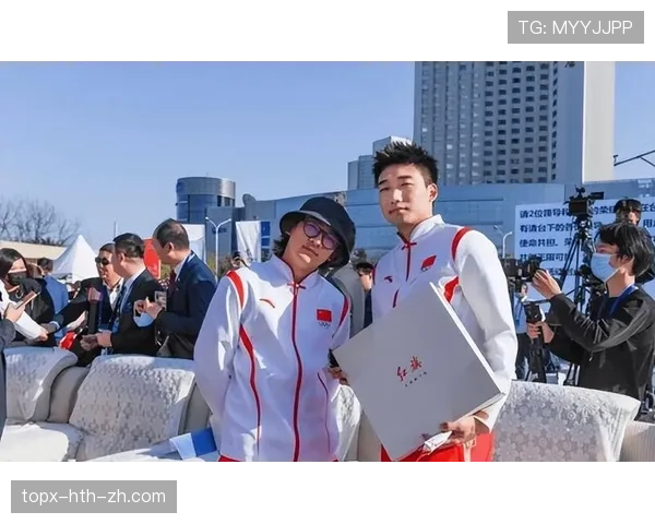 苏翊鸣昨晚直接换了豪车开出机场，这生活差距我看呆了！